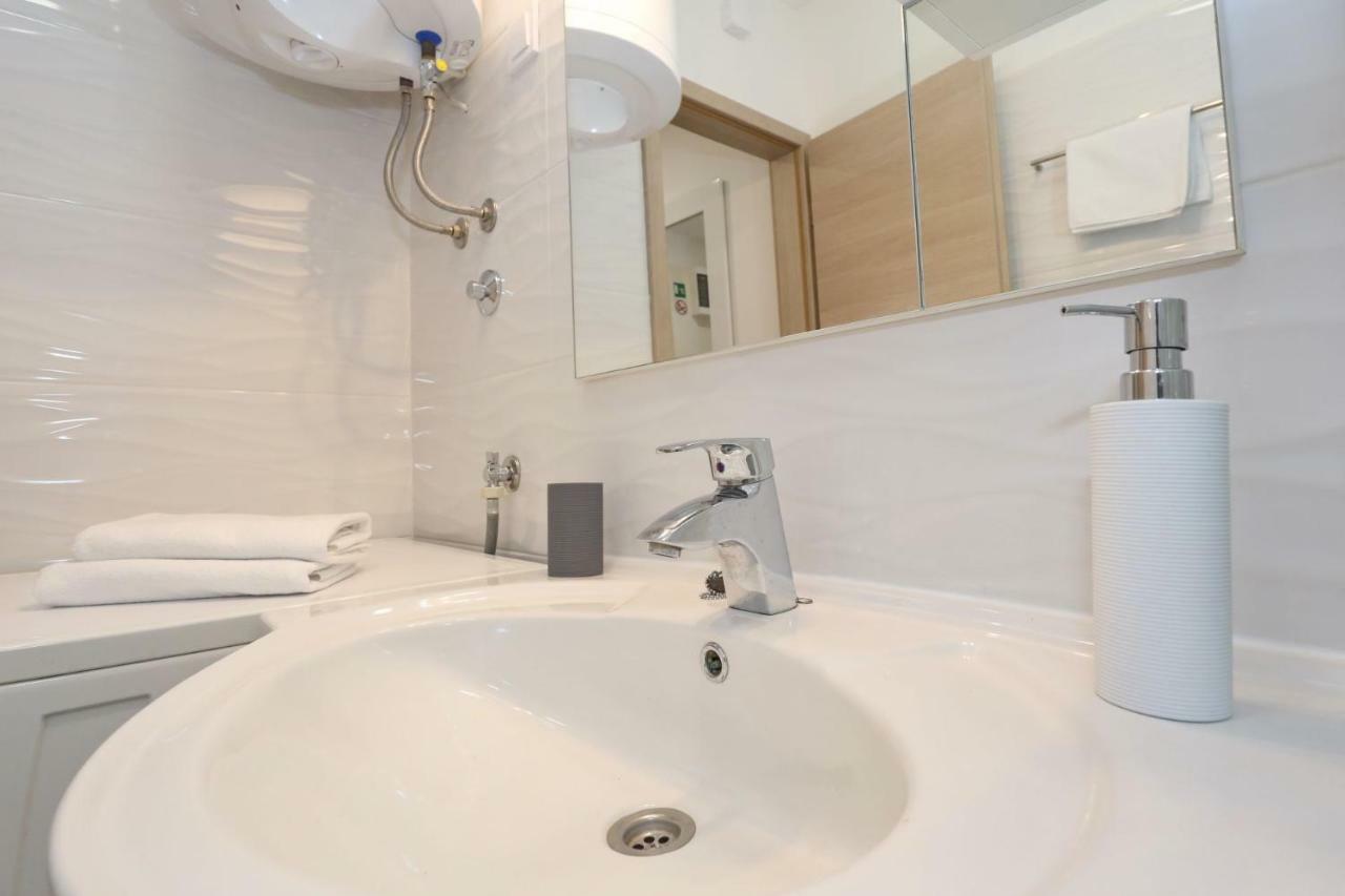 Two New Apartments By The Town Center Zadar Exterior photo